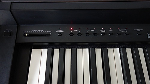 YAMAHA CLP-100